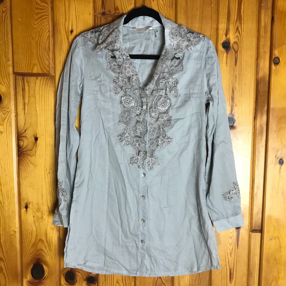 Soft surrounding Gray embroidered Gauze top Sz XS